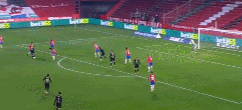 池忠国迎国安生涯200场里程碑，赛前热身获赠纪念球衣