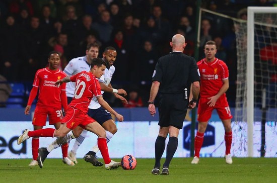 NBA半场：巴恩斯14分，马刺77-57领先鹈鹕